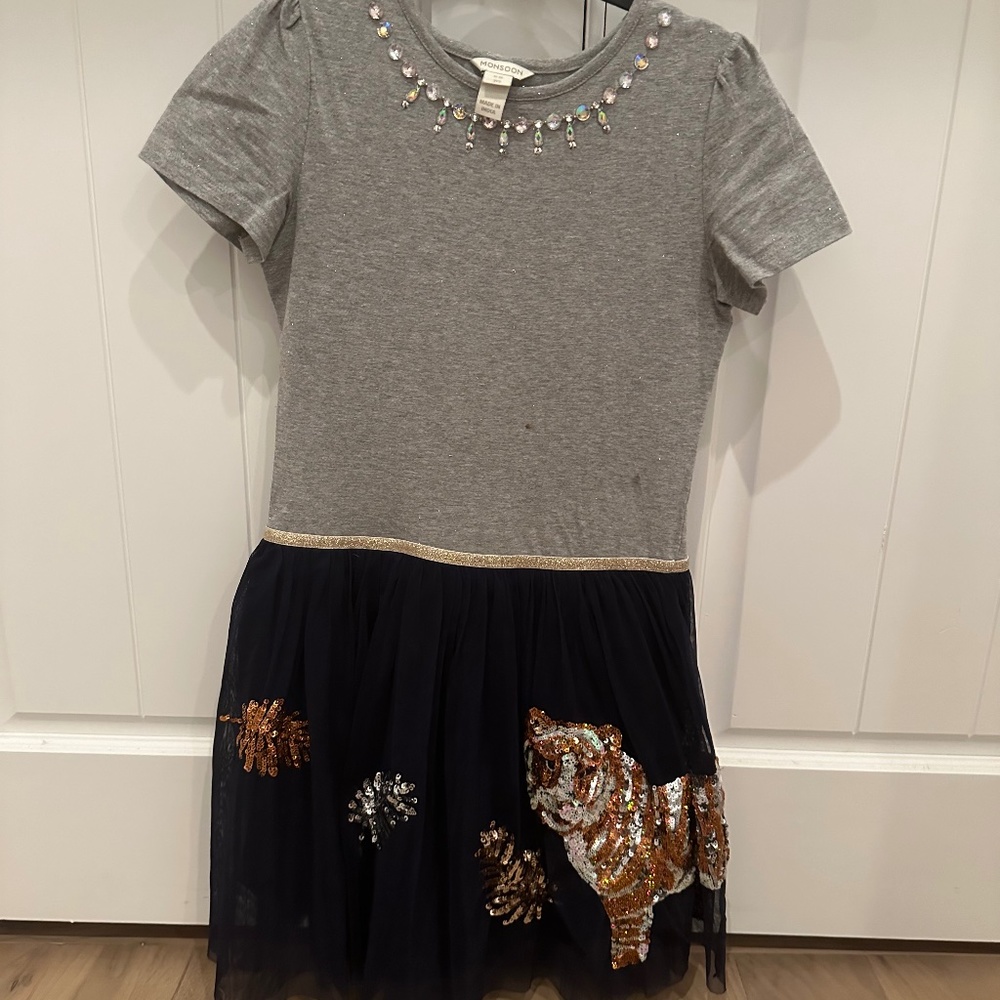 Girls dress